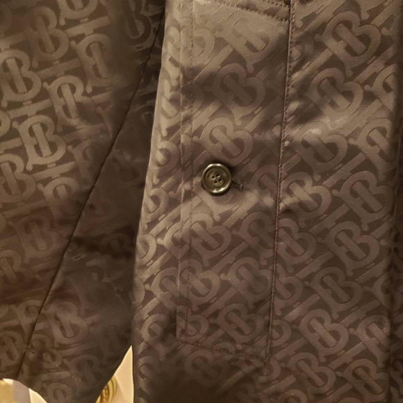 Burberry Coat - Picture 4 of 8